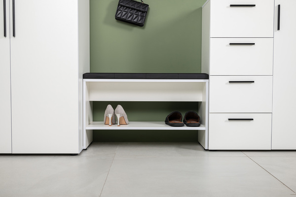 Тумба для обуви Эйр 16.130 белый PE шагрень, кожзам HOLST black